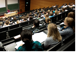 Studierende in einer Vorlesung. (Foto: Alex Becker)